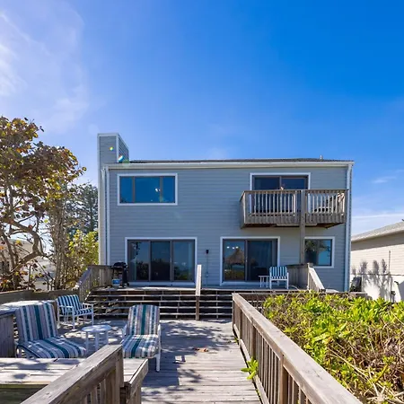5747S - Large Oceanfront Deck & Cabana